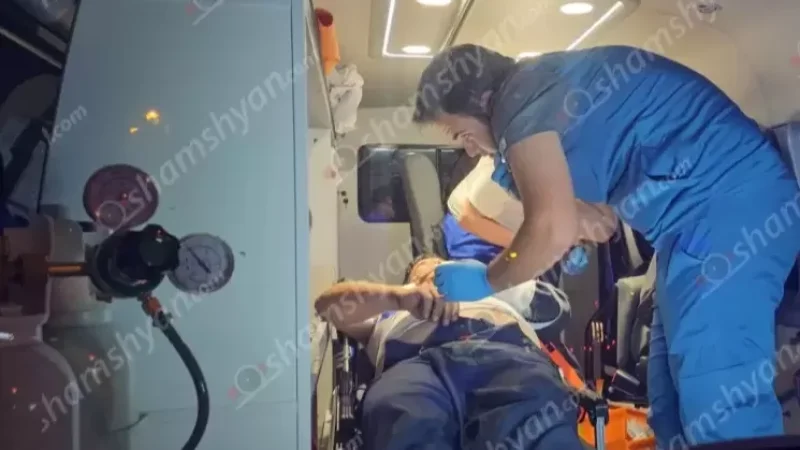 Տրոլեյբուսի վթարված գծերը վերանորոգելիս 2 աշխատակից 4 մետր բարձրությունից ընկել է