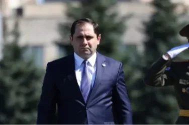 Չի կարող ձեր եղբայրը զանգել ձեզ բանակից և ասել՝ մի հատ համազգեստ առեք ինձ ուղարկեք․ Պապիկյան