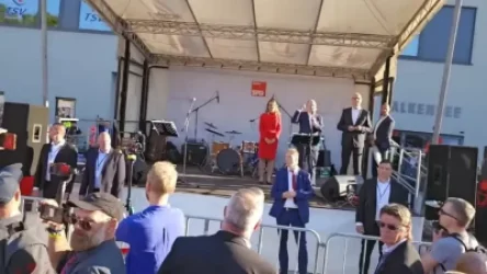 ՏԵՍԱՆՅՈՒԹ. Գերմանիայի կանցլերին սուլել են և «պատերազմ հրահրող» անվանել