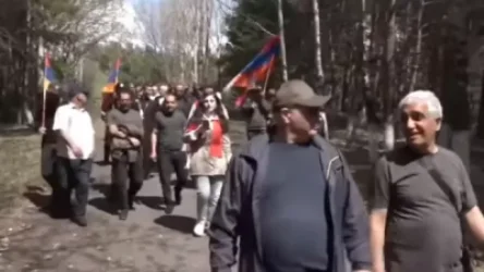 Մեկնարկել է ընդդիմության երրորդ երթը` Ապարանից