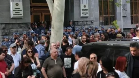 Մեկ ամսից ավելի է դիմել էինք Փաշինյանի հետ հանդիպելու համար, այսօր նա մեզ ընդունեց․ զոհվածի ծնող