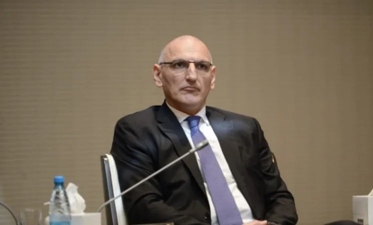 Հայաստանի Սահմանադրության մեջ պետք է փոփոխություններ կատարվեն․ Ալիևի ներկայացուցիչ