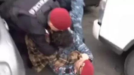 ՏԵՍԱՆՅՈՒԹ․ «Հո դու թու՞րք չես, չեմ կարում շնչեմ». ոստիկաններն ինչպես են բերման ենթարկում ակտիվիստներին