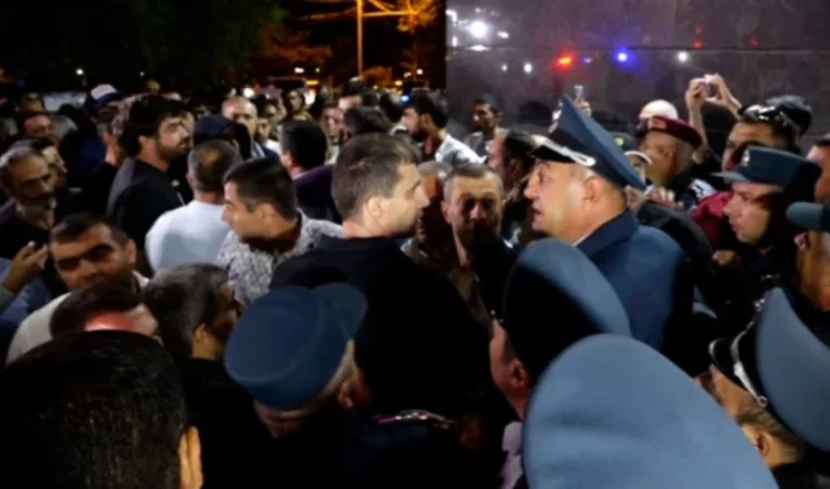 Կիրանցում 2 ոստիկան քաղաքացիների կողմից քարերով և փայտերով հարվածելու հետևանքով վնասվածքներ են ստացել. ՆԳՆ