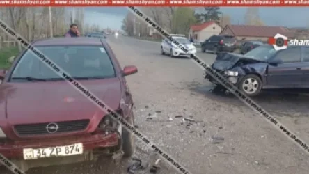Արագածոտնում վթար` 3 ավտոմեքենայի մասնակցությամբ. կան տուժածներ