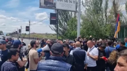 ՏԵՍԱՆՅՈՒԹ․ Կիևյան կամրջի երթևեկությունը երկու ուղղություններով արգելափակվել է