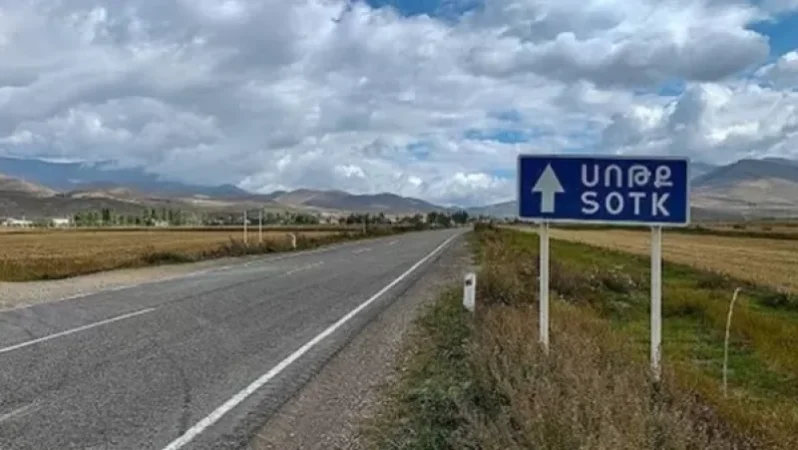 «Ինքը հասցրել է իրեն մի կերպ դուրս հանել հաստոցից»․ մանրամասներ` ադրբեջանցիների կողմից վիրավորված Սոթքի աշխատակցի մասին