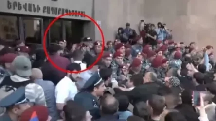 ՏԵՍԱՆՅՈՒԹ․ Քաղաքացիների ուղղությամբ շիշ նետած ոստիկանի նկատմամբ ծառայողական քննություն է նշանակվել