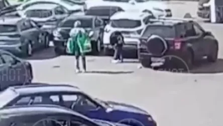 18+․ ՏԵՍԱՆՅՈՒԹ․ ՌԴ-ում թոշակառուն վրաերթի է ենթարկել 5-ամյա տղայի․ կադրեր՝ դժբախտ պատահարից