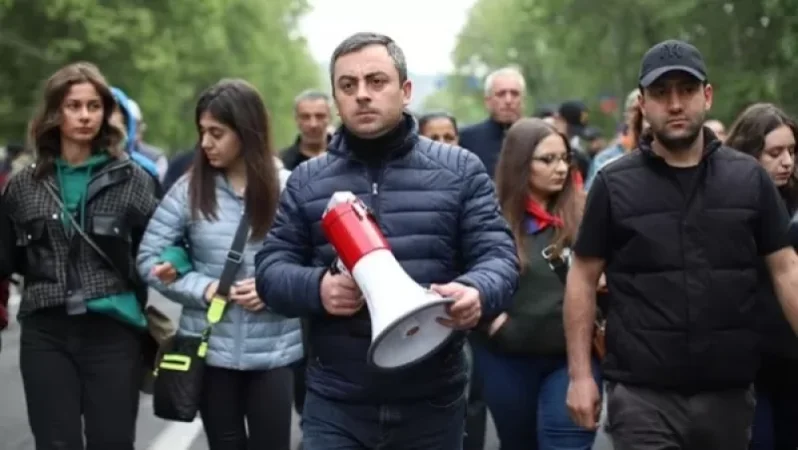 «Նիկո՛լ, դու իմացի՛ր, ամեն օր ու ամեն ժամ գալու ենք քո հետևից»․ Իշխան Սաղաթելյան