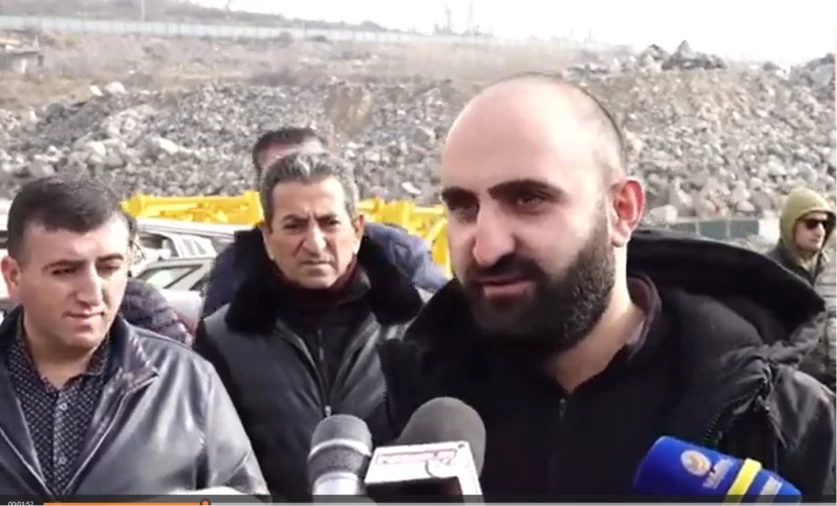 Բողոքի ակցիա. «Վերածնունդ» ավանի բնակիչները ներկայացնում են իրենց դժգոհությունները