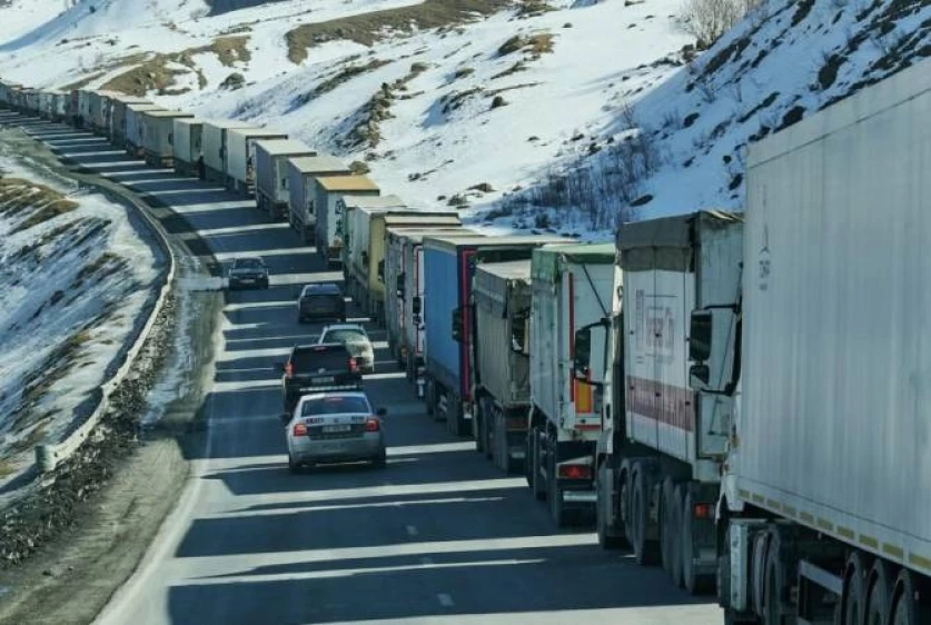 «Վերին Լարս» անցակետում  իրենց հերթին է սպասում ավելի քան 1.600 բեռնատար