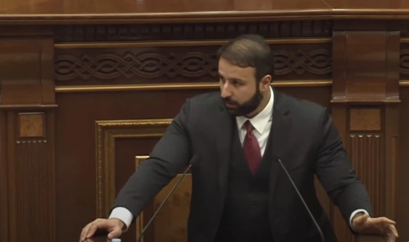 ՏԵՍԱՆՅՈՒԹ․ Ձեր ժամանակ 1 զորակոչի չներկայացածը վճարում էր 100 հազար դրամ, իմ առաջարկածով՝ 15 մլն դրամ․ Հայկ Սարգսյան