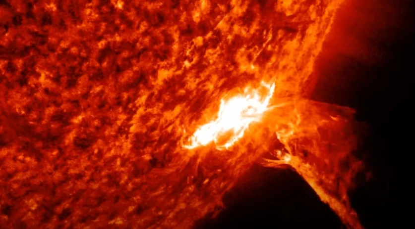 ՏԵՍԱՆՅՈՒԹ․ Հզոր բռնկում՝ Արեգակի վրա․ մագնիսական փոթորիկը կանցնի Երկրի կողքով