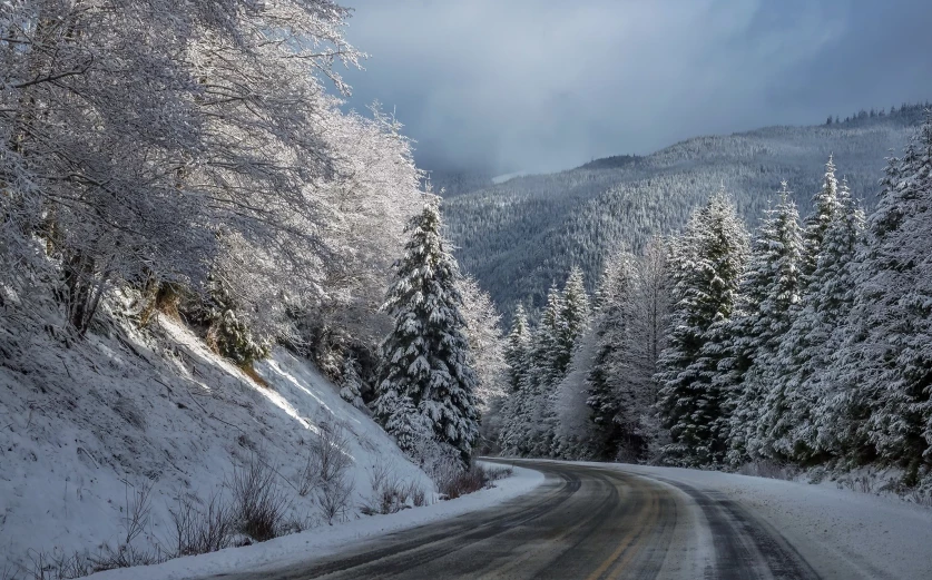 Վարդենյաց լեռնանցքում, Կապան, Գորիս, Դիլիջան, Իջևան քաղաքներում տեղում է ձյուն. իրավիճակը ճանապարհներին