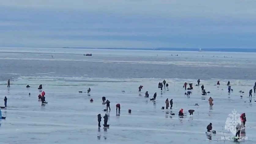 ՏԵՍԱՆՅՈՒԹ. Տասնյակ ձկնորսներ հայտնվել են Ֆիննական ծոցում կոտրված սառցաբեկորի վրա. ՌԴ