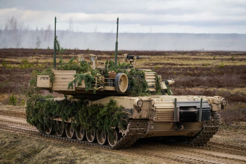 ՏԵՍԱՆՅՈՒԹ. Ինչպես են ռուս զինվորականները ոչնչացնում ամերիկյան հայտնի M1 Abrams տանկը