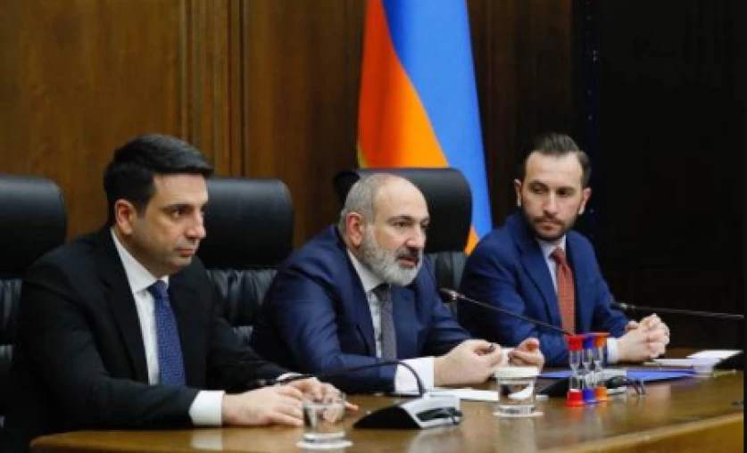 Փաշինյանը ԱԺ-ում ՔՊ-ականների և կառավարության անդամների հետ հանդիպում է անցկացրել