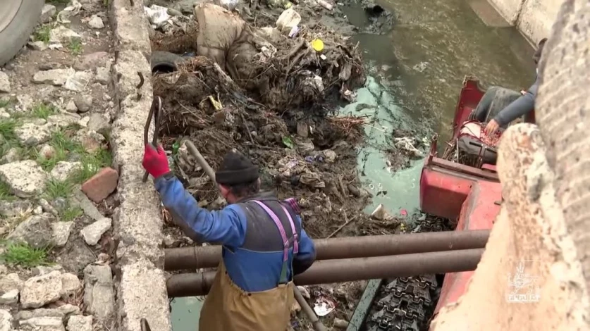 ՏԵՍԱՆՅՈՒԹ. Անվադողեր, դոշակներ, ահավոր գարշահոտություն. մեկնարկել է գետերի հուների մաքրումը