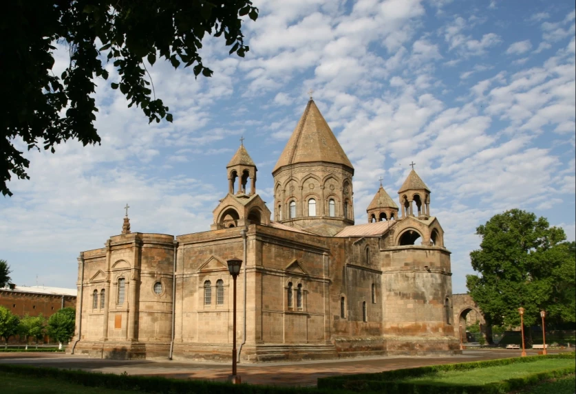 Քրիստոսին խաչեցին հենց նրա համար, որ չցանկացավ հեղափոխական լինել. Եկեղեցու արձագանքը՝ Փաշինյանի ելույթին