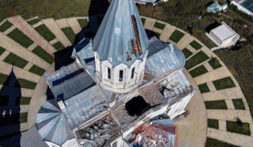ԼՈՒՍԱՆԿԱՐՆԵՐ․ Ադրբեջանցիները քանդում են Շուշիի Ղազանչեցոց տաճարը