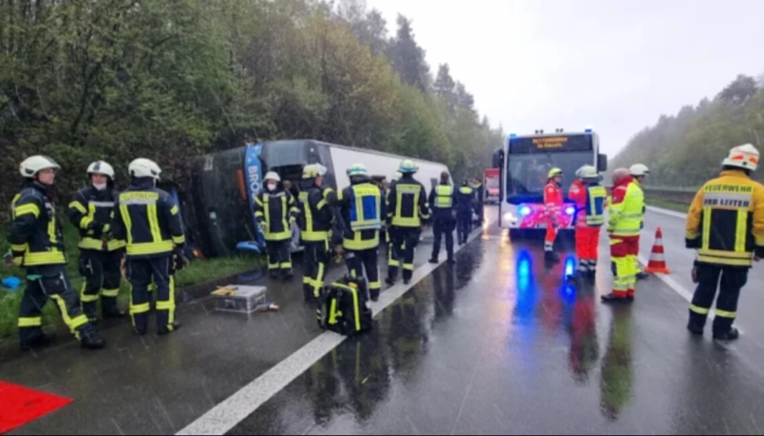 Գերմանիայում դպրոցականներ տեղափոխող ավտոբուս է շրջվել. կան տասնյակ վիրավորներ