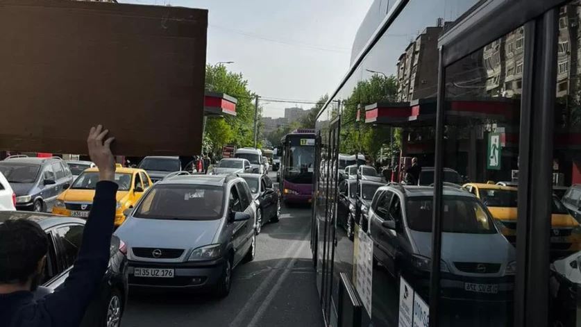 Սևան–Երևան ճանապարհը փակած քաղաքացիներ են բերվել ոստիկանություն