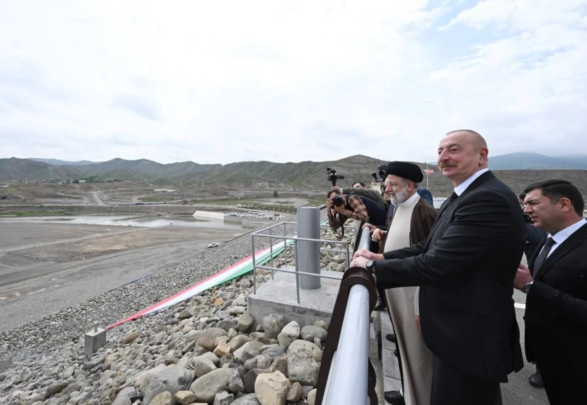 Իրանի նախագահը ծրագրել էր մայիսի 19-ին այցելել Հայաստան, սակայն վերջին պահին այցը հետաձգվել է