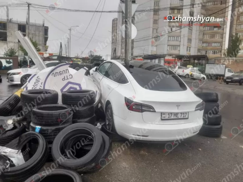 19-ամյա վարորդը «Tesla»-ով մխրճվել է կիսամաշված անվադողերի մեջ