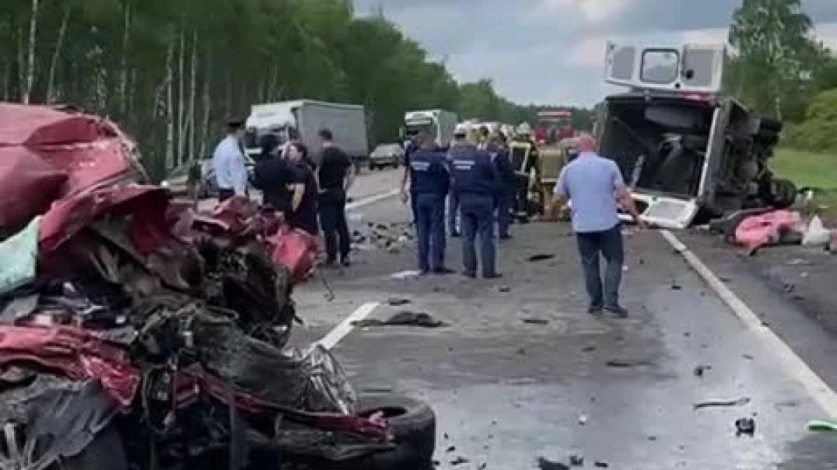 ՏԵՍԱՆՅՈՒԹ. Խոշոր ավտովաթար. ավտոբուսը բախվել է երկու բեռնատարի և մեկ մարդատարի. կան զոհեր և վիրավորներ. ՌԴ