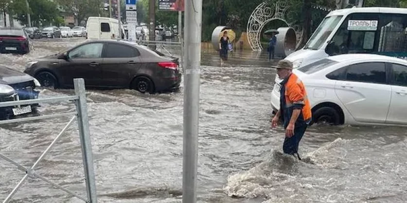 ՏԵՍԱՆՅՈՒԹ. Մախաչկալան ջրի տակ է անցնում հորդառատ անձրեւների պատճառով