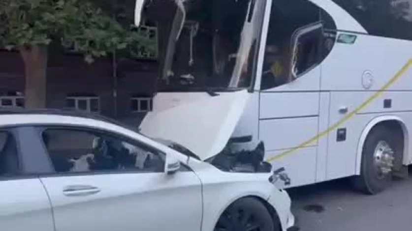 ՏԵՍԱՆՅՈՒԹ. Երևանում  ՌԴ քաղաքացին, լինելով ոչ սթափ, Mercedes-ով բախվել է ավտոբուսին