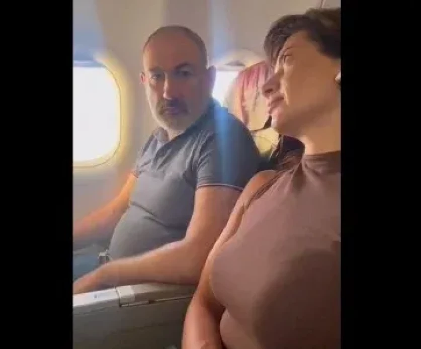 ՏԵՍԱՆՅՈՒԹ. Նիկոլ Փաշինյանը տեսանյութ է հրապարակել որտեղ կնոջ և դստեր հետ մեկնում է ոչ կառավարական օդանավով