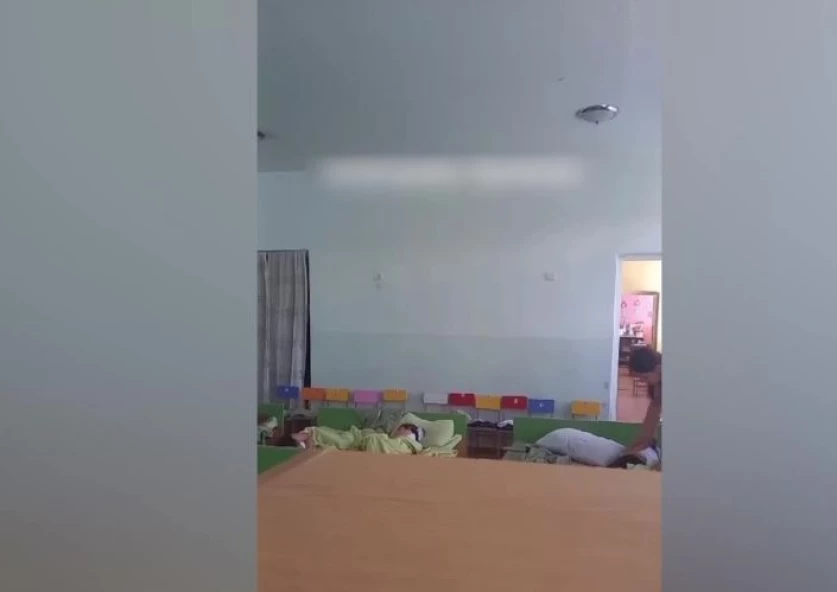 18+ ՏԵՍԱՆՅՈՒԹ. Փոքր Վեդիի մանկապարտեզում աշխատակիցը ծեծի է ենթարկել երեխային