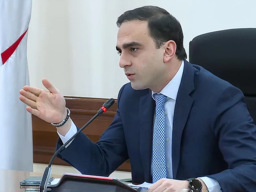 Փողի գողը գող է, հողի գողը գող չի՞․ անհոգնել քանդելու ենք ապօրինի շինությունները․ Ավինյան