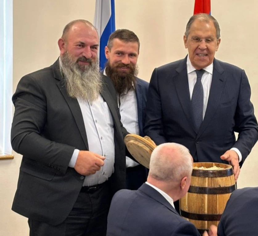 Հայաստանում Լավրովին յուրահատուկ նվերներ են տվել