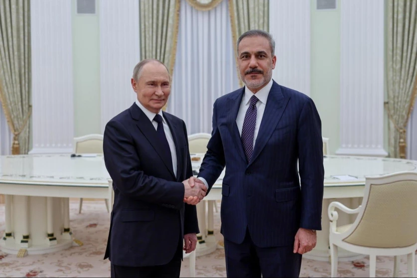 Պուտինը հանդիպել է Թուրքիայի ԱԳ նախարարի հետ