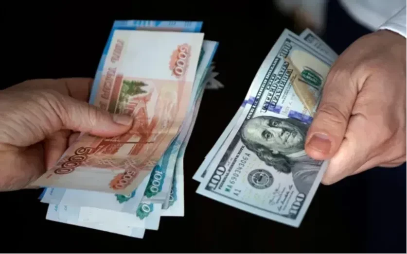 Դոլարն ու ռուբլին շարունակում են թանկանալ․ տարադրամի փոխարժեքն՝ այսօր