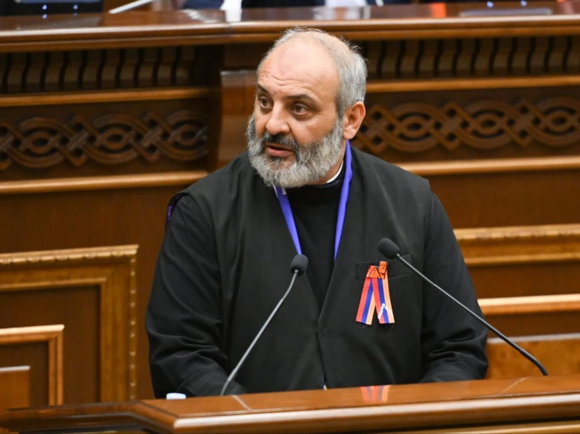 Բագրատ Սրբազանը արձագանքել է Փաշինյանի գրառմանը