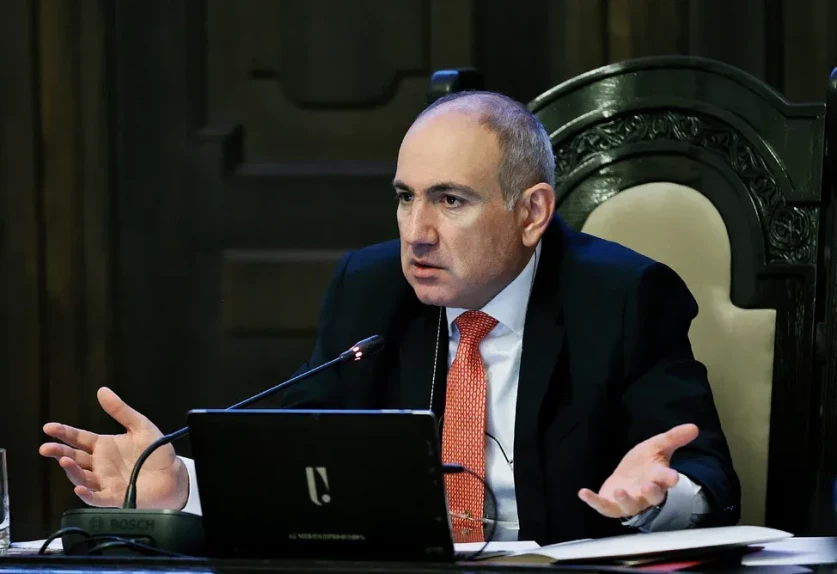 Արդյո՞ք Գարեգին Բ-ն խախտել է կուսակրոնության ուխտը. Փաշինյան