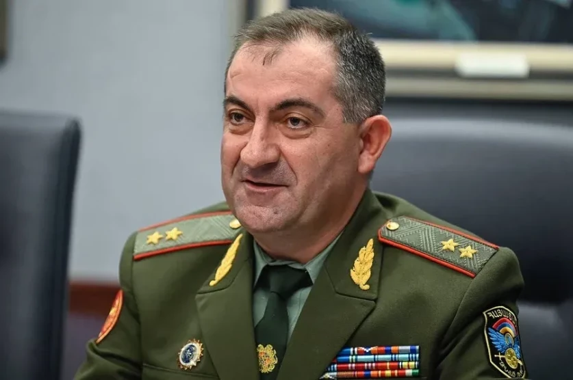 ԳՇ պետը` գումարով բանակից ազատվելու մասին