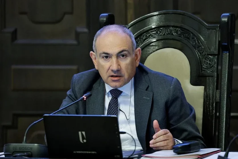Կամ թուրք է կամ ռուսի հպատակ. Փաշինյան