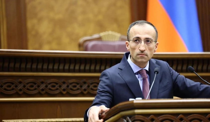 Անհայրենիք ստահակներ. դուք դեռ երկար կլիզեք մեր բանտերի ճաղերը. Թորոսյան