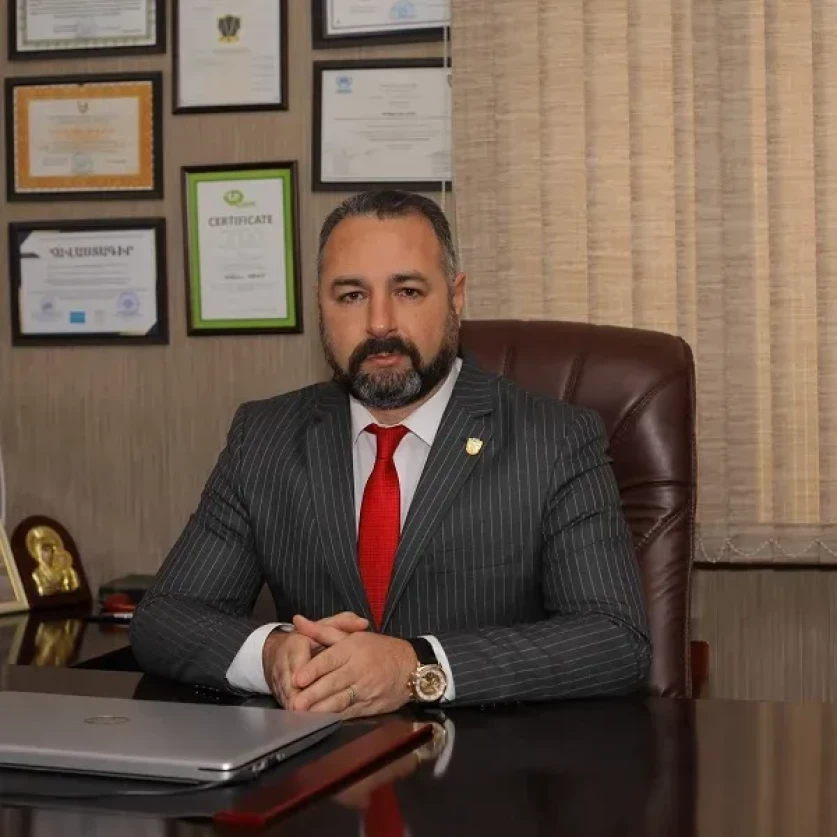 Խուզարկություններ են կատարվում Սրբազան պայքար-ի գործով կալանավորվածների խցերում․ փաստաբան