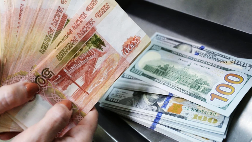 Ռուբլին՝ թանկացել Է, դոլարը` էժանացել․ փոխարժեքը՝ այսօր