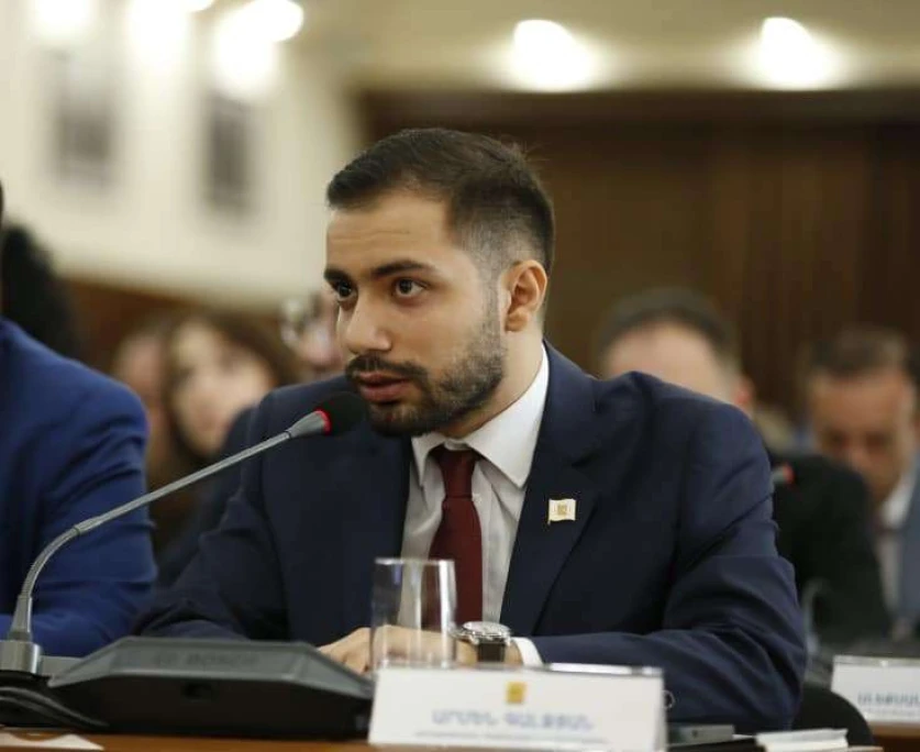 Մուրճը միայն իր տեսքով մուրճ չէ, այն մեխանիզմ է. Արմեն Գալջյան