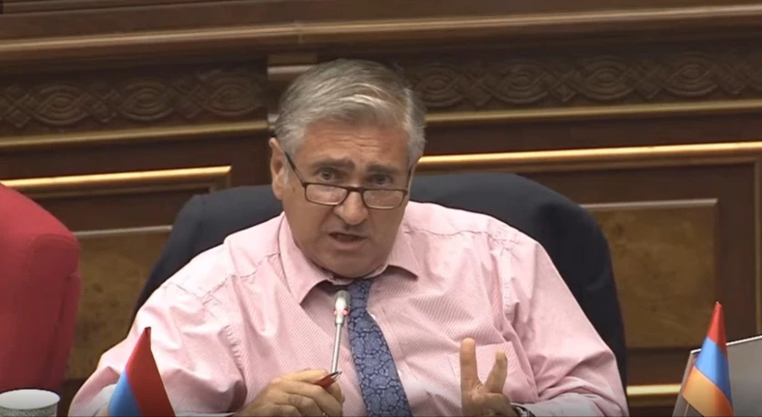 Դուք ասում եք դա «ճանապարհ» է, Ալևը ասում է՝ «միջանցք․ Խաչատրյանը՝ Փաշինյանին