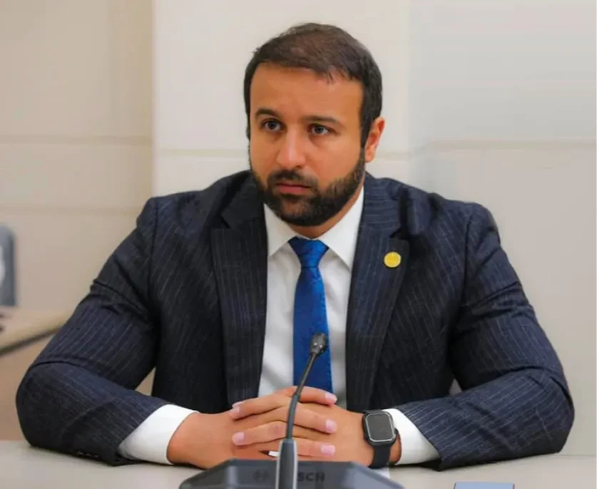 Հայկ Սարգսյանին «գծերից քցել» են․ «Հրապարակ»