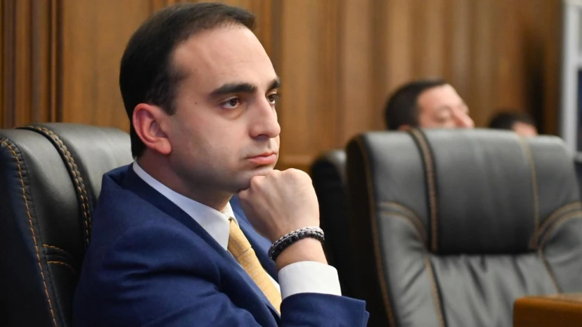 Ավինյանը՝ Երևանում վթարային շենքերի վերակառուցման ծրագրերի մասին