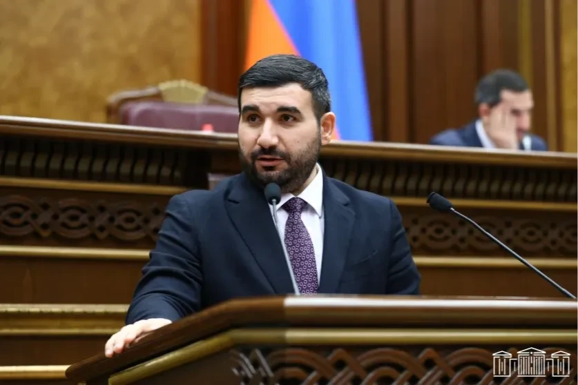 Սերժաքոչարյանական խաչասերման արդյունքում ծնվեց քաղաքապետ Վարդանիկը․ Վահագն Ալեքսանյան